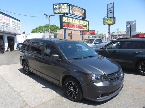 Used 2018 Dodge Grand Caravan GT FWD image 3