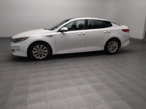 Used 2016 Kia Optima EX w/ Premium Package FWD image 2