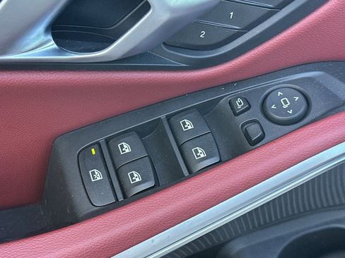 Used 2025 BMW 330i xDrive Sedan w/ Convenience Package image 12