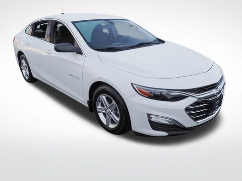 Certified 2022 Chevrolet Malibu LS w/ LPO, Convenience Package 1 FWD image 3