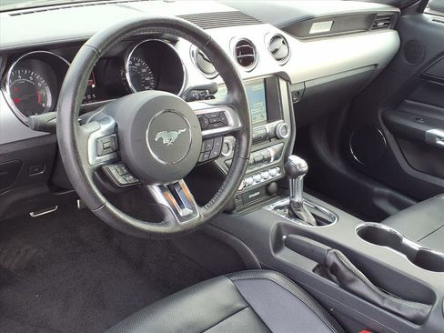 Used 2017 Ford Mustang GT Premium image 4