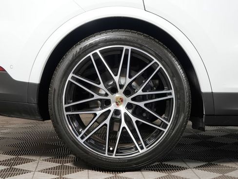 Certified 2024 Porsche Cayenne Coupe AWD/4WD image 15