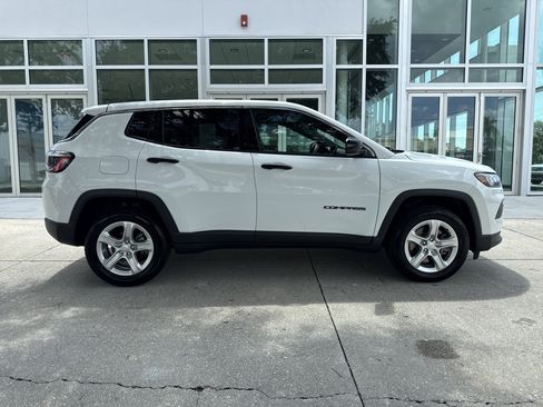 Used 2023 Jeep Compass Sport AWD/4WD image 3
