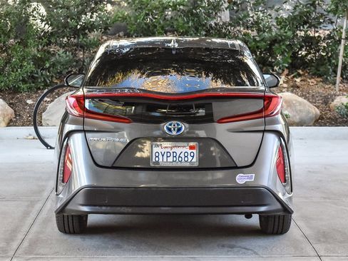Used 2018 Toyota Prius Prime Premium image 5