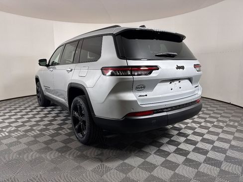 New 2025 Jeep Grand Cherokee L Limited w/ Black Appearance Package AWD/4WD image 23