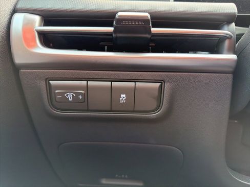 Certified 2025 Hyundai Tucson SE AWD/4WD image 30
