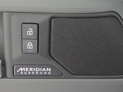 New 2026 Land Rover Defender 110 X-Dynamic SE image 22