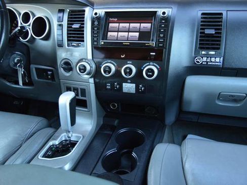 Used 2010 Toyota Sequoia Limited image 22