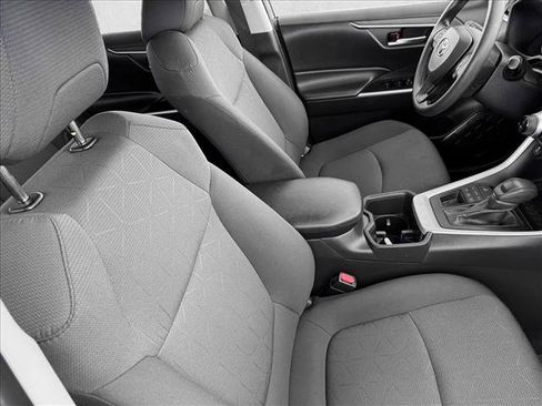 Used 2025 Toyota RAV4 XLE image 20