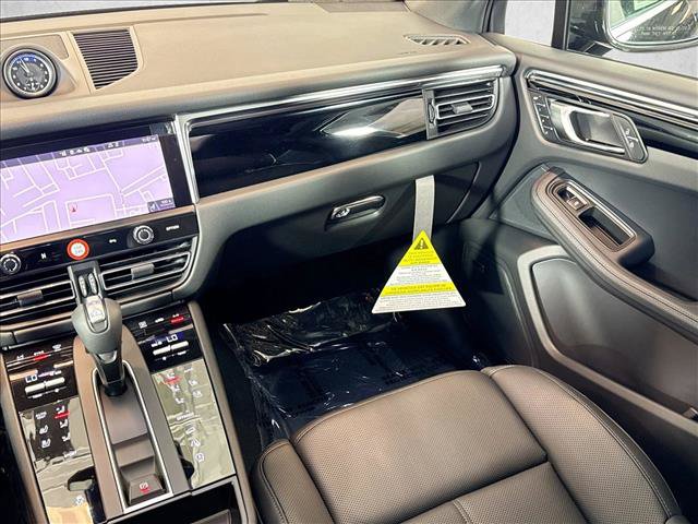 Certified 2026 Porsche Macan Turbo AWD/4WD image 21