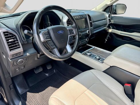 Used 2019 Ford Expedition Platinum AWD/4WD image 2