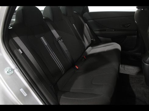 Certified 2025 Hyundai Elantra Sport FWD image 16