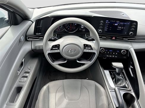 Used 2022 Hyundai Elantra SEL FWD image 20