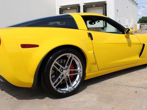 Used 2007 Chevrolet Corvette Z06 w/ Preferred Equipment Group RWD image 28