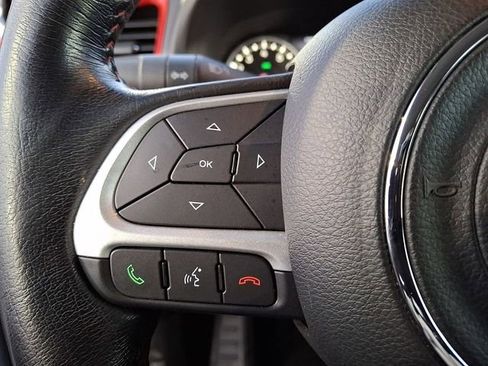 Used 2018 Jeep Renegade Trailhawk w/ Safety & Security Group image 25