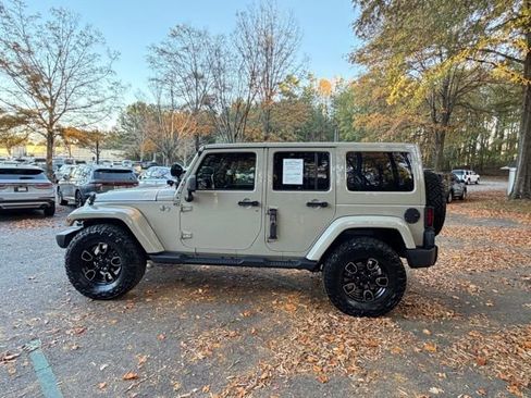 Used 2018 Jeep Wrangler Unlimited Sahara image 5