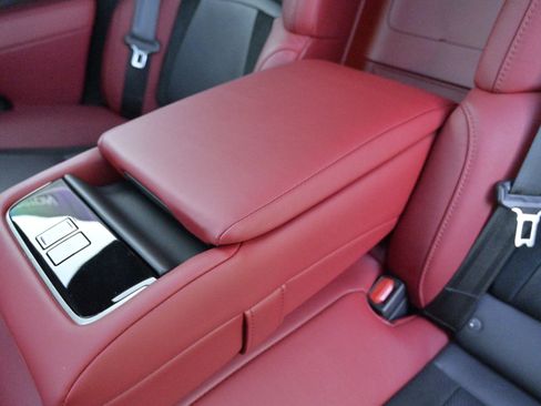 Used 2024 Lexus LS 500 F Sport image 39