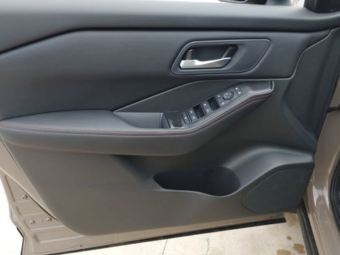 New 2026 Nissan Rogue SV AWD/4WD image 15