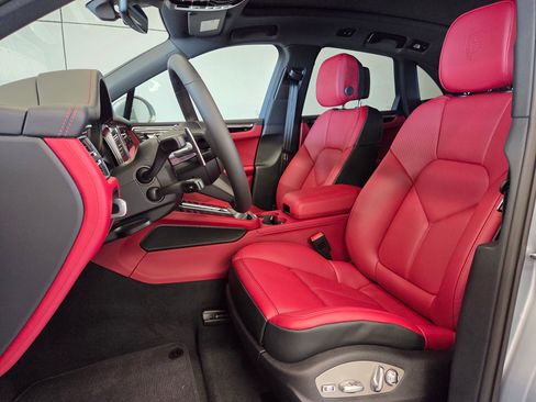 New 2026 Porsche Macan S image 5