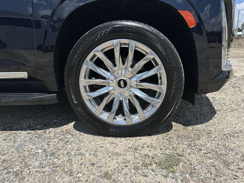 Certified 2021 Cadillac Escalade ESV Premium Luxury AWD/4WD image 13