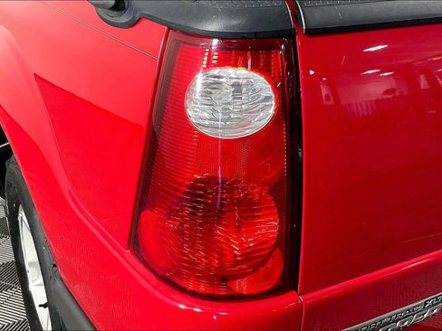 Used 2005 Ford Explorer Sport Trac XLS image 35
