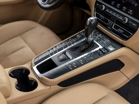 Used 2020 Porsche Macan image 51