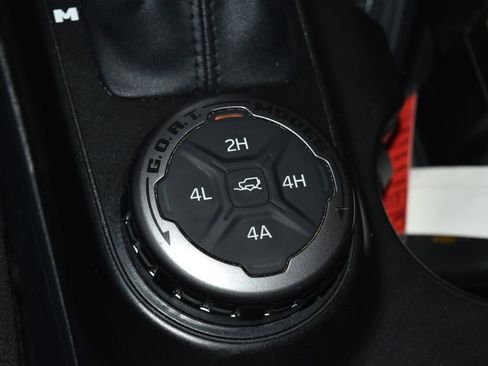 Used 2023 Ford Bronco Badlands image 16