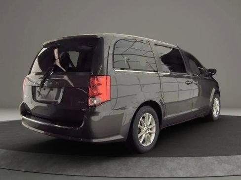 Used 2020 Dodge Grand Caravan SXT image 5