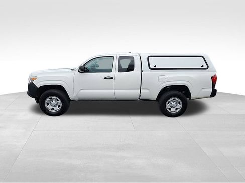 Used 2020 Toyota Tacoma SR image 14