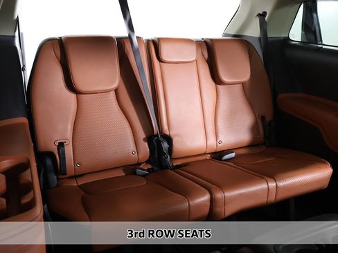 Used 2024 Kia Carnival SX Prestige image 11