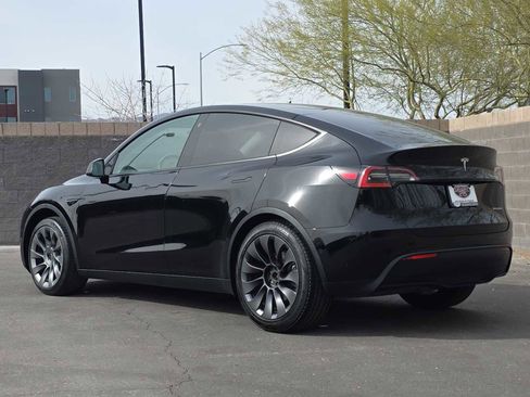 Used 2021 Tesla Model Y Long Range image 7