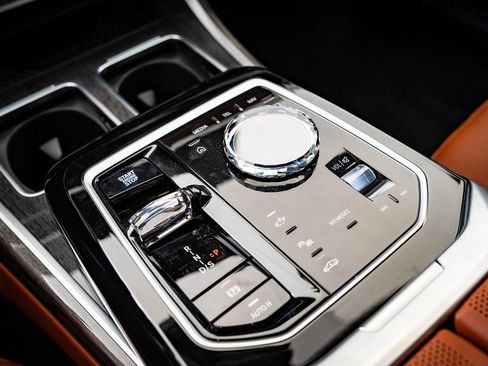New 2026 BMW 740i xDrive w/ Executive Package image 31