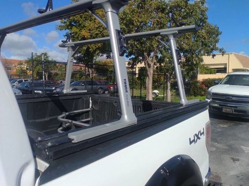 Used 2011 Ford F150 XLT w/ XLT Convenience Pkg image 2