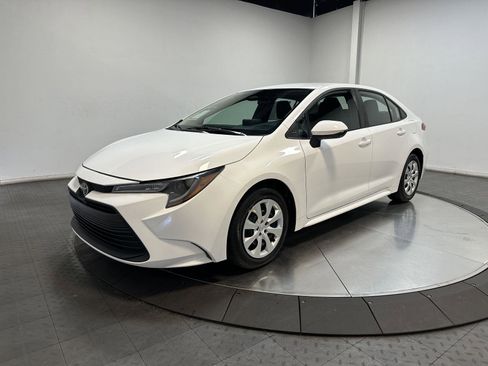 Used 2025 Toyota Corolla LE FWD image 1