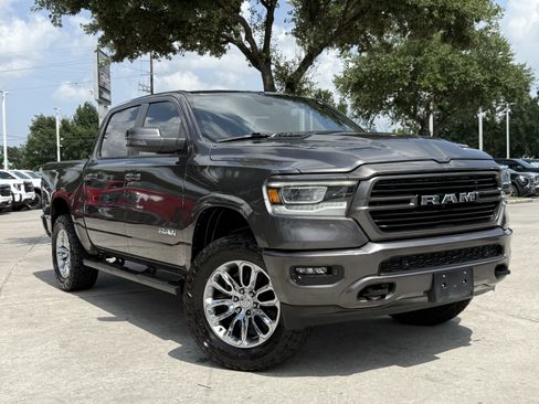 Used 2023 RAM 1500 Laramie AWD/4WD image 2