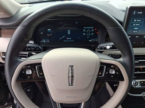 Certified 2025 Lincoln Corsair Reserve image 19