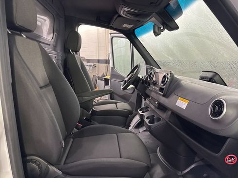 Used 2026 Mercedes-Benz Sprinter 2500 image 18