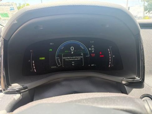 Used 2025 Toyota Camry LE FWD image 5