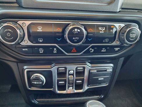 Used 2021 Jeep Gladiator Sport AWD/4WD image 32