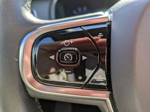 Certified 2024 Volvo XC90 B6 Ultimate w/ Lounge Package image 26