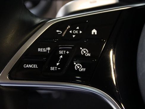 Used 2025 Mercedes-Benz E 350 4MATIC Sedan image 18