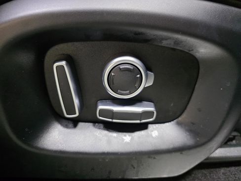 Used 2016 Land Rover Range Rover Sport SVR image 30