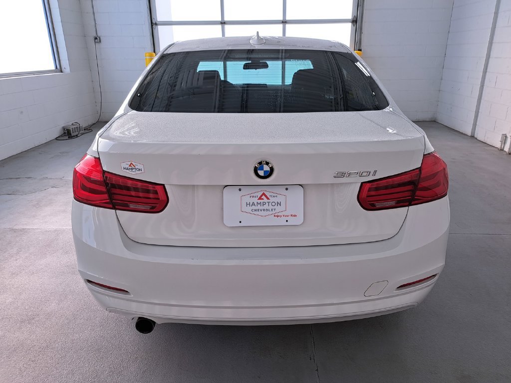 Used 2016 BMW 320i Sedan RWD image 6