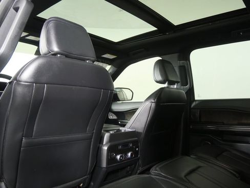 Used 2021 Ford Expedition Max Limited RWD image 17