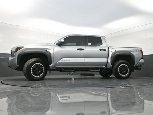 Used 2024 Toyota Tacoma TRD Off-Road AWD/4WD image 25