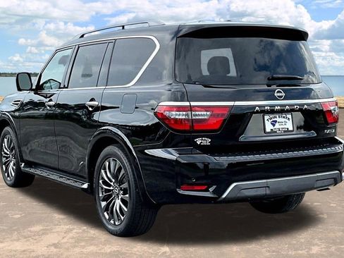 Used 2021 Nissan Armada Platinum w/ Captain's Chairs Package RWD image 5
