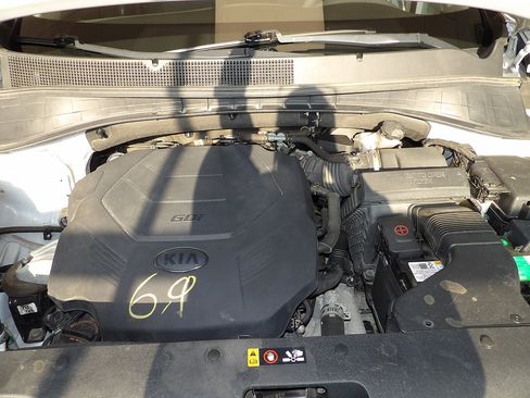 Used 2019 Kia Sorento FWD V6 image 11