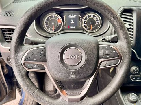 Used 2020 Jeep Cherokee Latitude AWD/4WD image 11