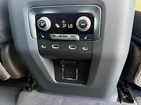 Used 2021 GMC Yukon XL Denali w/ Denali Premium Package AWD/4WD image 20