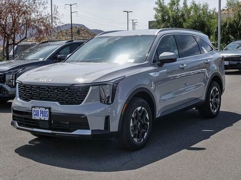 New 2026 Kia Sorento S image 4